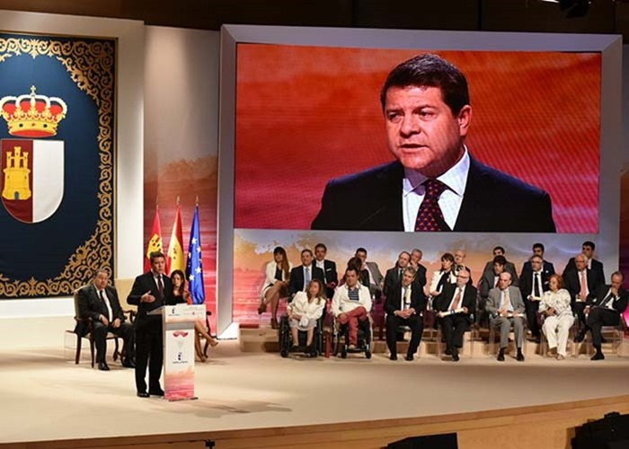 El presidente de Castilla-La Mancha, Emiliano García-Page, preside el acto institucional