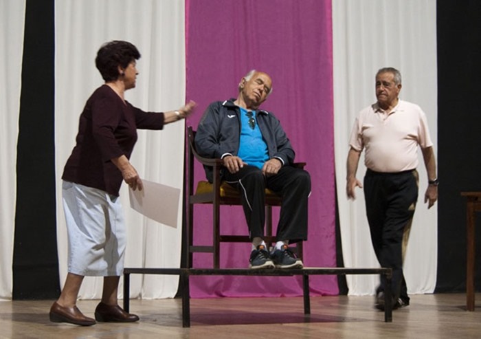 Ensayo del grupo de teatro de Añover de Tajo baja