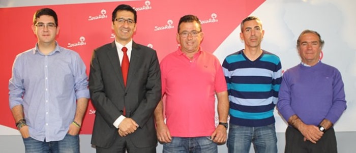 JM CABALLERO CON REPRESENTANTES PSOE ALBADALEJO