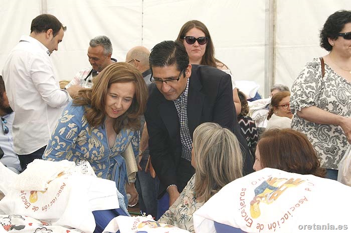 0 Jacinta Monroy y Jos&eacute; Manuel Caballero visitaron el encuentro de encajeras celebrado en Argamasilla de Calatrava