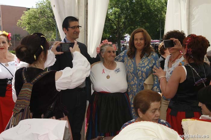 0 Tanto el presidente como la alcaldesa atendieron multitud de solicitudes para fotografiarse con ellos