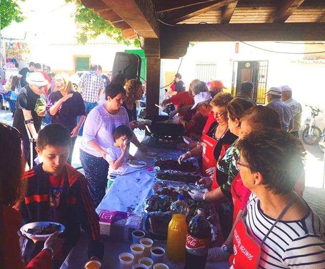El Villar de Puertollano celebró el Día de Castilla-La Mancha con migas y juegos tradicionales
