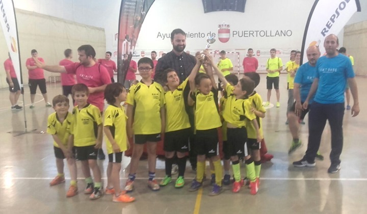 Quinientos escolares de cincuenta equipos en el IV Torneo de Fútbol Sala Ciudad de Puertollano