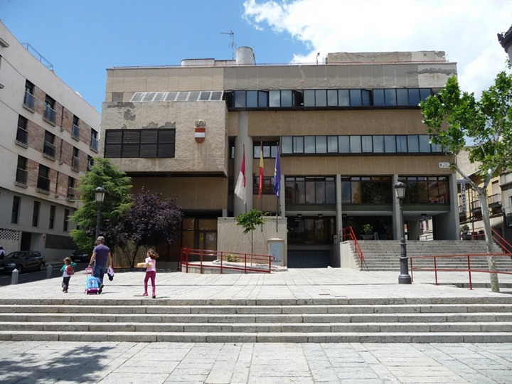 El Ayuntamiento de Puertollano destina 16.610 euros para desbroce de zonas periféricas y 5.991 euros a familias sin recursos económicos