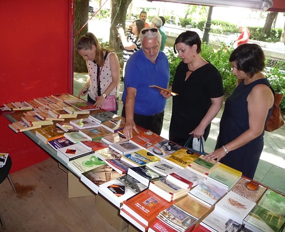 Las últimas novedades editoriales y títulos locales y provinciales en la Feria del Libro de Puertollano