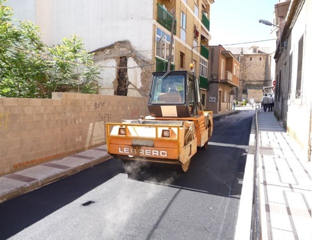 Medio centenar de calles en diversas barriadas de Puertollano ser&aacute;n asfaltadas con 400.000 euros