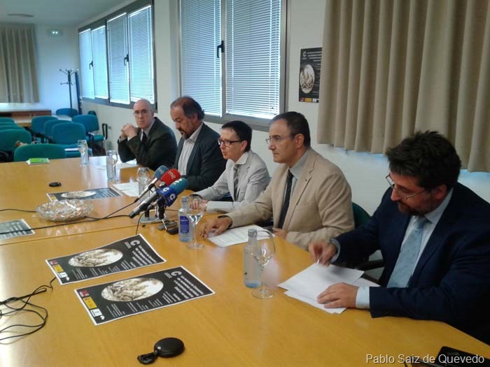 De izquierda a derecha, Paulino Capdepón, Julián Garde, Rosario Irisarri, Jesús Carrascosa y Juan José Pastor en la pr