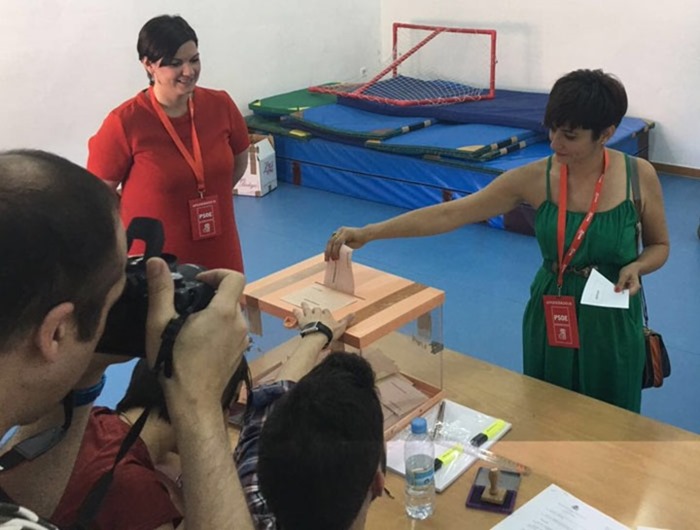 ISABEL RODRIGUEZ_EJERCIENDO DERECHO AL VOTO