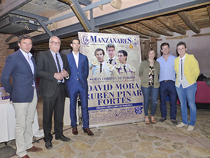 Un momento de la presentación del cartel de toros de la corrida de Manzanares