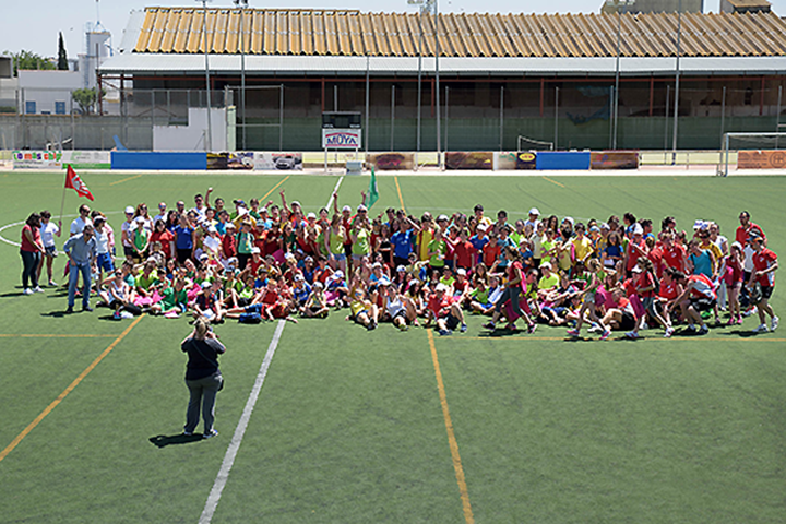 Los participantes posan al finalizar la olimpiada