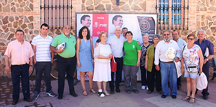 Los candidatos numero dos y tres al congreso de los diputados por la provincia de Ciudad Real José María Barreda y Gema García, han visitado hoy Granátula de Calatrava