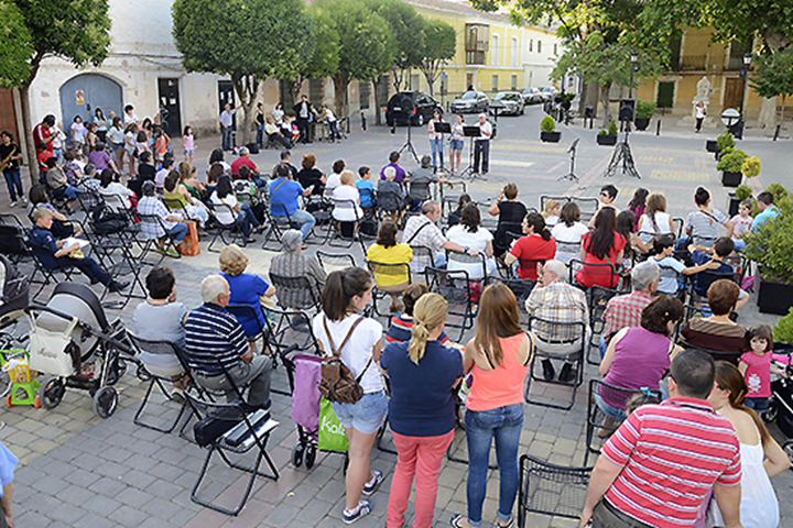Foto de archivo de música en las calles de Argamasilla de Alba
