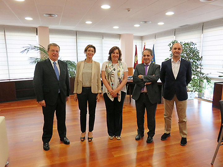 Asistentes a la reunión celebrado hoy en la consejería