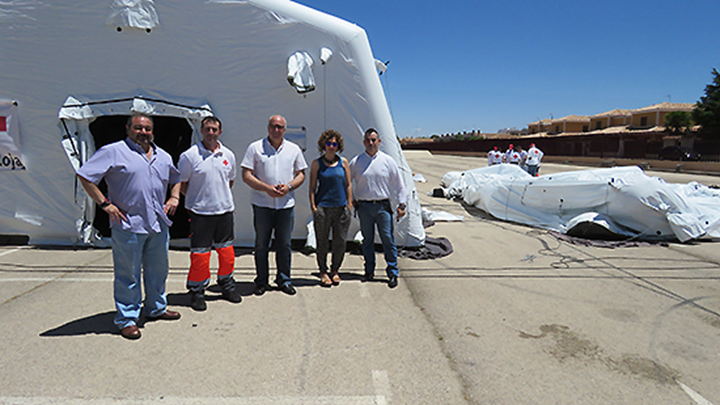 Miembros del equipo de Cruz Roja