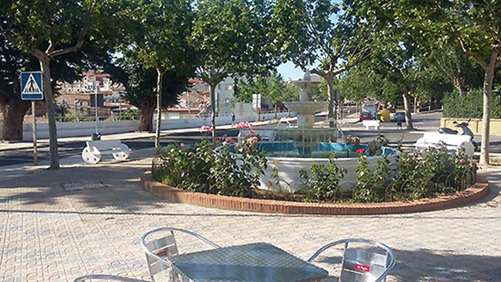 Fuente en un paseo de Almadén
