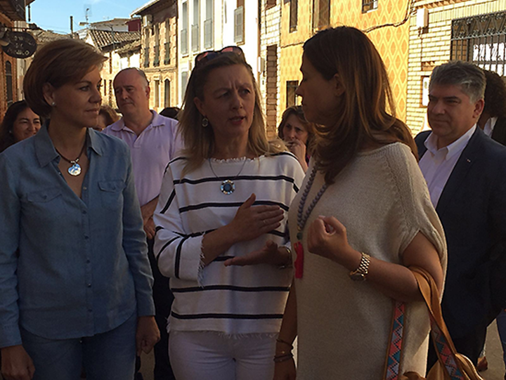 Rosa Romero junto a otros dirigentes del PP