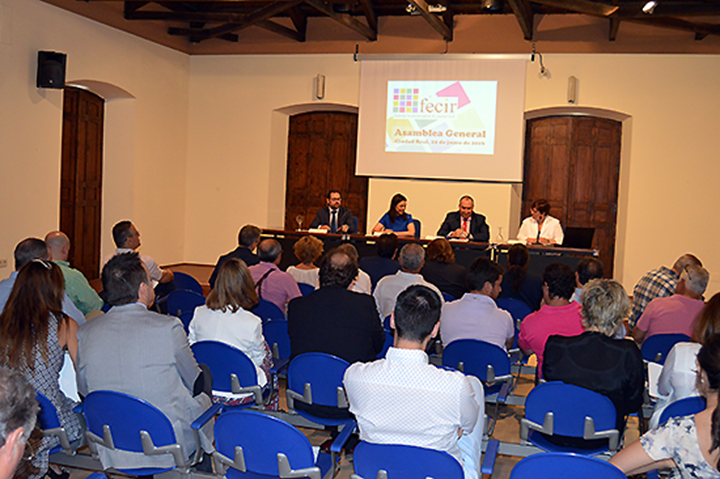 La alcaldesa de Ciudad Real, Pilar Zamora, ha participado en la clusura de la Asamblea General Ordinaria de la Federación Empresarial de Ciudad Real