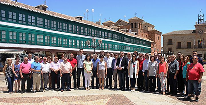 Responsables del PSOE de Ciudad Real han recorrido esta mañana el Campo de calatrava, finalizando la mañana en Almagro