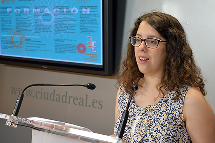 La concejala de Juventud, Sara Martínez, ha presentado la Agenda Joven de Verano del Ayuntamiento de Ciudad Real 