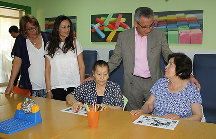 Jesús Martín, cabeza de lista del PSOE al senado por la provincia de Ciudad Real, ha visitado el Centro Aloïs Alzheimer de Ciudad Real 