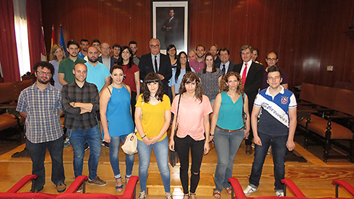 Foto de grupo durante la clausura del programa