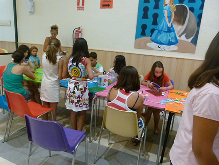 Foto de archivo de un taller de Goma Eva en manzanares