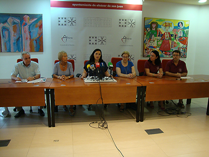 Un momento de la presentación de las actividades programadas para la coche del 6 de agosto