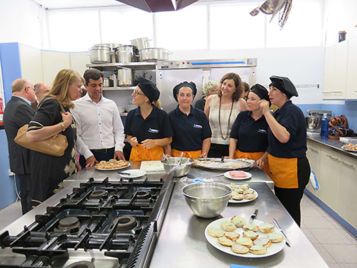 La consejera de Economía, Empresas y Empleo, Patricia Franco, ha visitado a los participantes en el proyecto de empleo "Quijotes 2.016"