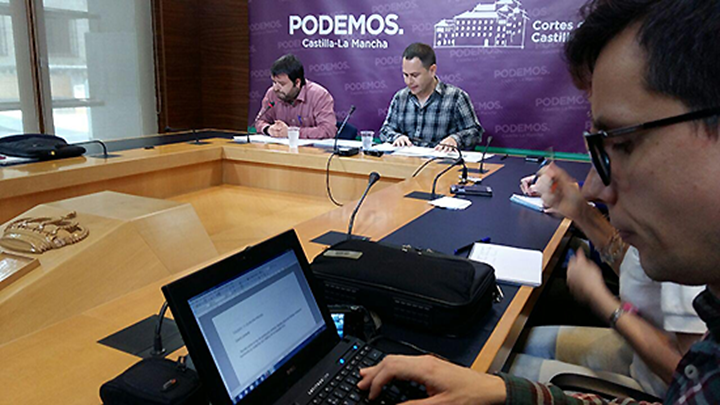 Foto de archivo de una rueda de prensa de Podemos