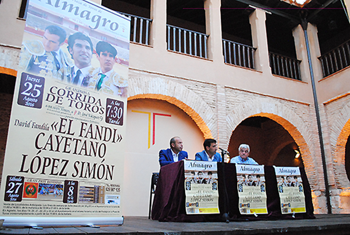 Un momento de la presentación del cartel taurino de las fiestas de Almagro