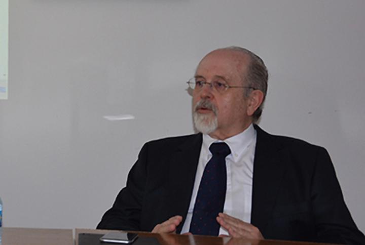 Foto de archivo del rector honorario de la Universidad de Castilla-La Mancha, Luis Arroyo