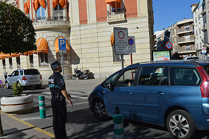 Tramo de la calle Toledo semipeatonalizado, a la altura de la diputación