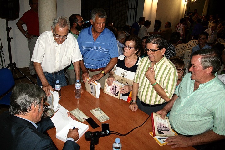 Firmando ejemplares
