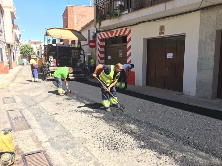 Otra imagen de los trabajos realizados en las calles de Argamasilla de Calatrava