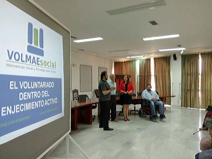 Un momento de la charla ofrecida. Fuente: Facebook AMASOL.