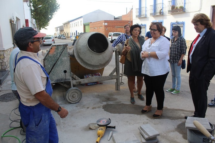 Carmen Olmedo en visita plan y taller de empleo Criptana 1