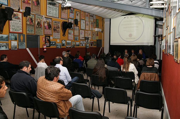 Asistentes al acto de presentación.