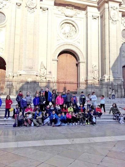 0 Los alumnos de 3º, 4º, 5º y 6º y sus tutores visitaron la ciudad de Granada