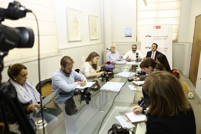 0 un momento durante la rueda de prensa