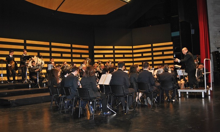 Banda 2