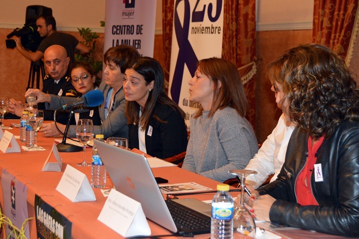 MESA REDONDA VIOLENCIA DE GENERO