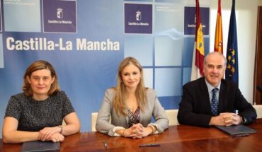 El acuerdo del Gobierno regional con Notarios y Registradores abre una quinta línea en las oficinas antidesahucios