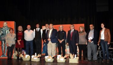 El grupo artístico de La Solana Pan de Trigo de La Solana entregó los premios de su XXVII Certamen Poético Nacional homenajeando a Cervantes