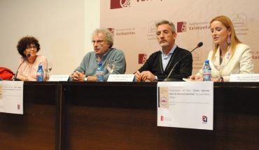 El periodista José María Calleja presentó en Valdepeñas su libro sobre cómo informar de la violencia de género