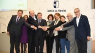 El presidente de Castilla-La Mancha, Emiliano García Page, da la bienvenida a la Mesa del Tercer Sector en la comunidad