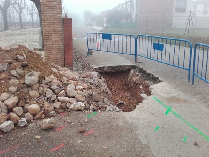 0 Zona de conexión de redes, en la calle Mayor