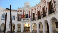 Banderas a media asta en homenaje a las víctimas y afectados por la legionela