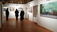 Exposición en el Patio de Comedias de 100 años y 100 cuadros, que reflejan la pintura de mujeres de Torralba de Calatrava a través del tiempo