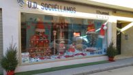 La tienda oficial de la Unión Deportiva Socuéllamos vence en el concurso local de escaparates de Navidad