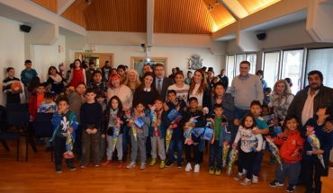 Los alumnos del PRIS de Refuerzo Escolar en Ciudad Real reciben regalos de Navidad por su constancia